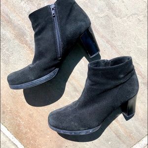 La Canadienne Black Heeled Ankle Boots Size 7.5
